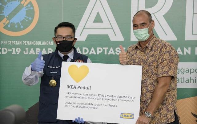 IKEA Donasikan 17.500 Masker Wajah Pakai Ulang dan 250 Matras untuk Memperkuat Ketahanan Covid-19 di Jawa Barat