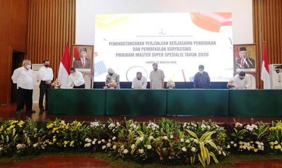 Kementerian PUPR Tandatangani PKS Program Master Super Spesialis dengan 4 PTN