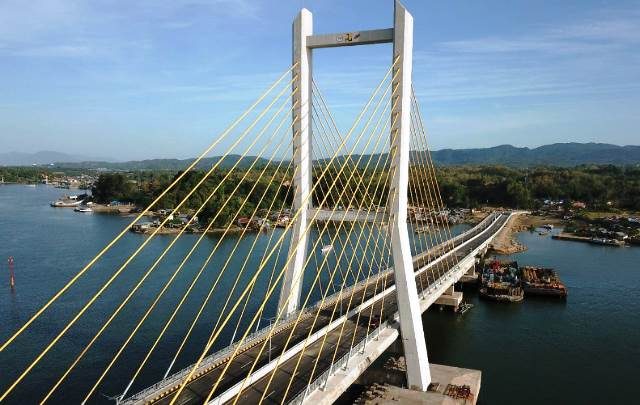 Jembatan Teluk Kendari