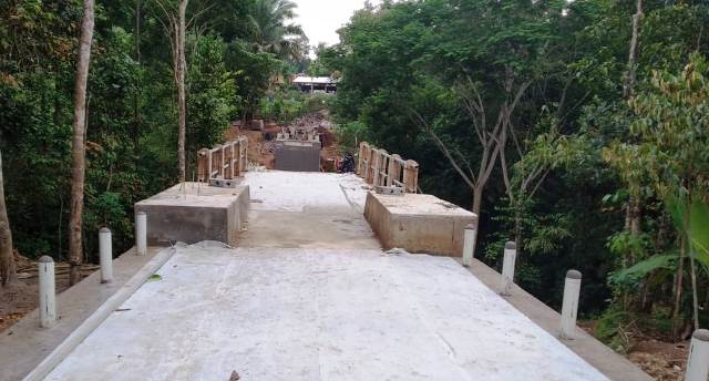 Jembatan Gantung Mekar Baru