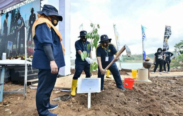 Kementerian PUPR Tanam 176.241 Pohon di Area Infrastruktur