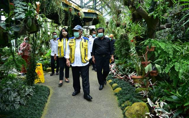 Tinjau Penataan Kawasan Taman Anggrek Kebun Raya Bogor