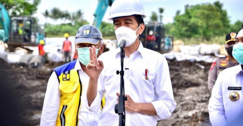 Presiden Jokowi Targetkan Penanganan Tanggul Citarum yang Jebol Rampung Dua Hari