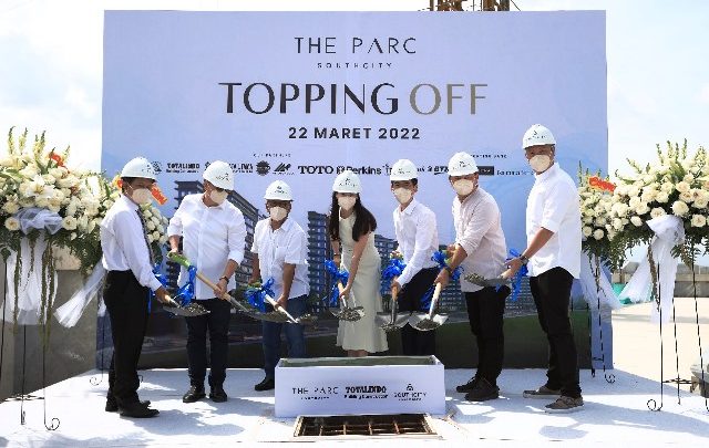 Topping Off Apartemen The Parc SouthCity Tepat Waktu