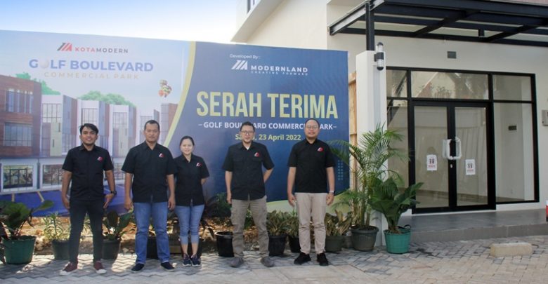 Modernland Realty Mulai Serah Terimakan Ruko Golf Boulevard di Kota Modern