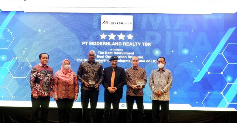 Modernland Realty Raih 3 Penghargaan dalam Human Capital on Resilience Excellence Award 2022