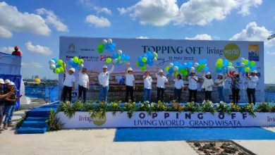 Topping Off Living World Grand Wisata