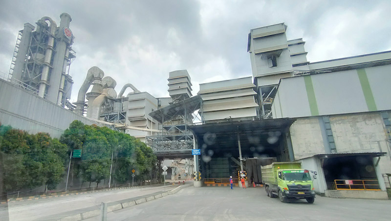 Peringati Hari Bangunan Indonesia 2025, Indocement Wujudkan Hunian Layak dan Dorong Energi Alternatif