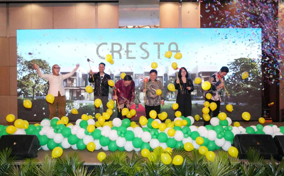 Rumah Lakeside CRESTA di Kota Harapan Indah